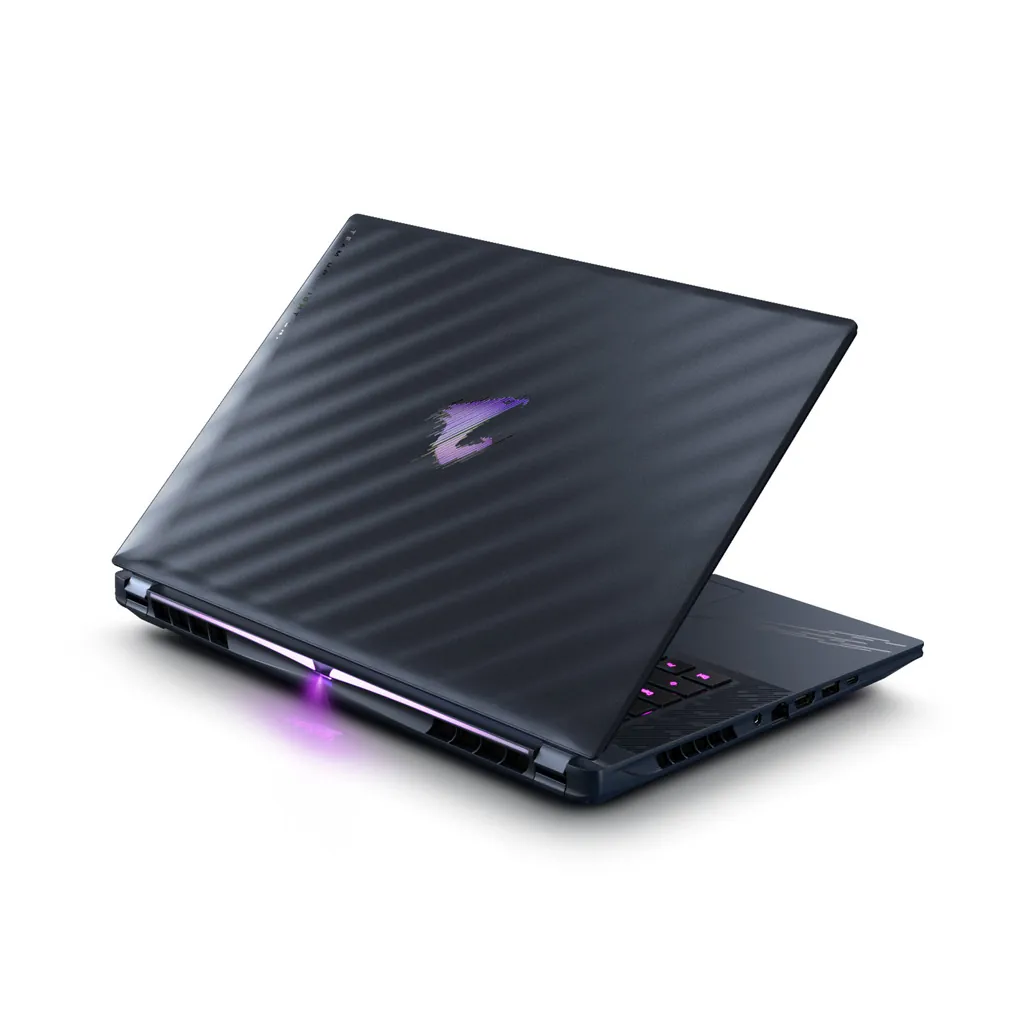 Gigabyte AORUS Master 16 QHD OLED, U9-275HX, 32GB, 1TB, RTX 5080, W11P, 2YR